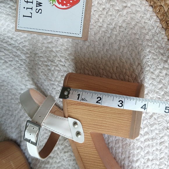 Universal Thread April White Faux Wood Block Heel Sandals - Picture 9 of 16